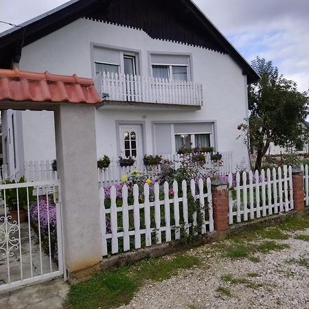 Sobe Za Nocenje Gospic Gospić Exterior foto