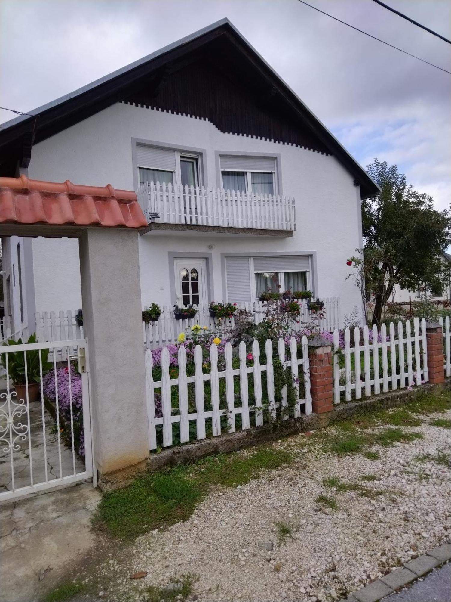 Sobe Za Nocenje Gospic Gospić Exterior foto